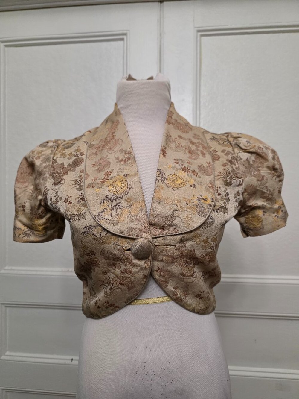 Vintage 90s does 30s Chinese silk brocade bolero - Size S - Excellent condition
